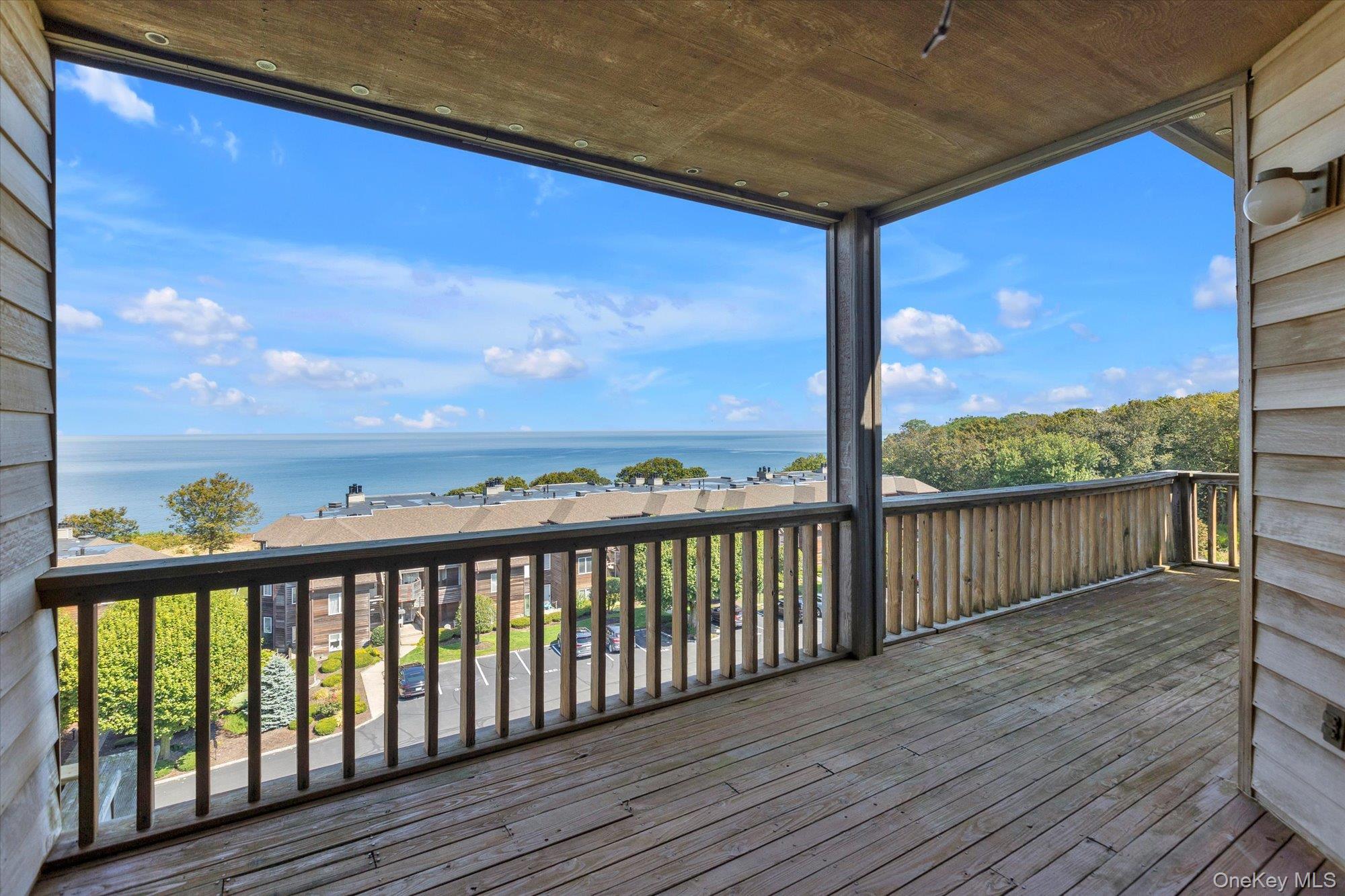 Condo Fox Hill  Suffolk County, NY 11933, MLS-909779-17