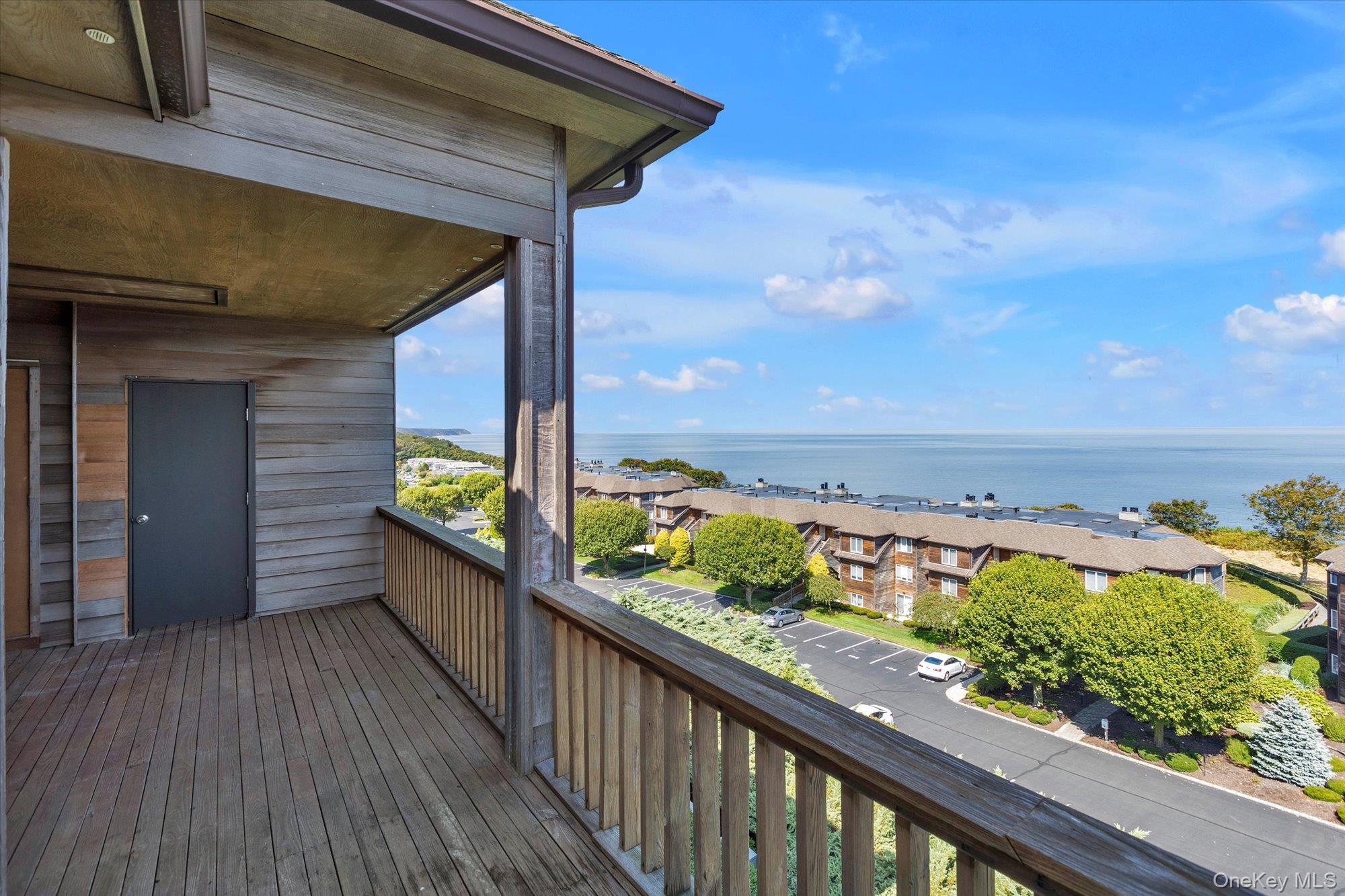 Condo Fox Hill  Suffolk County, NY 11933, MLS-909779-18