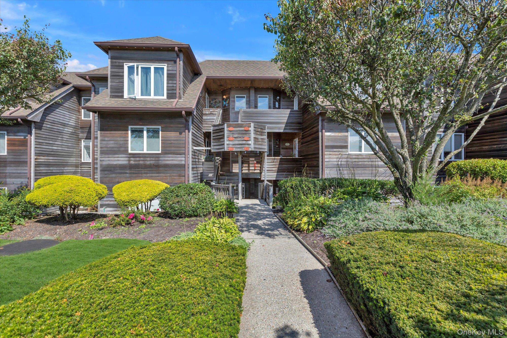 Condo Fox Hill  Suffolk County, NY 11933, MLS-909779-19