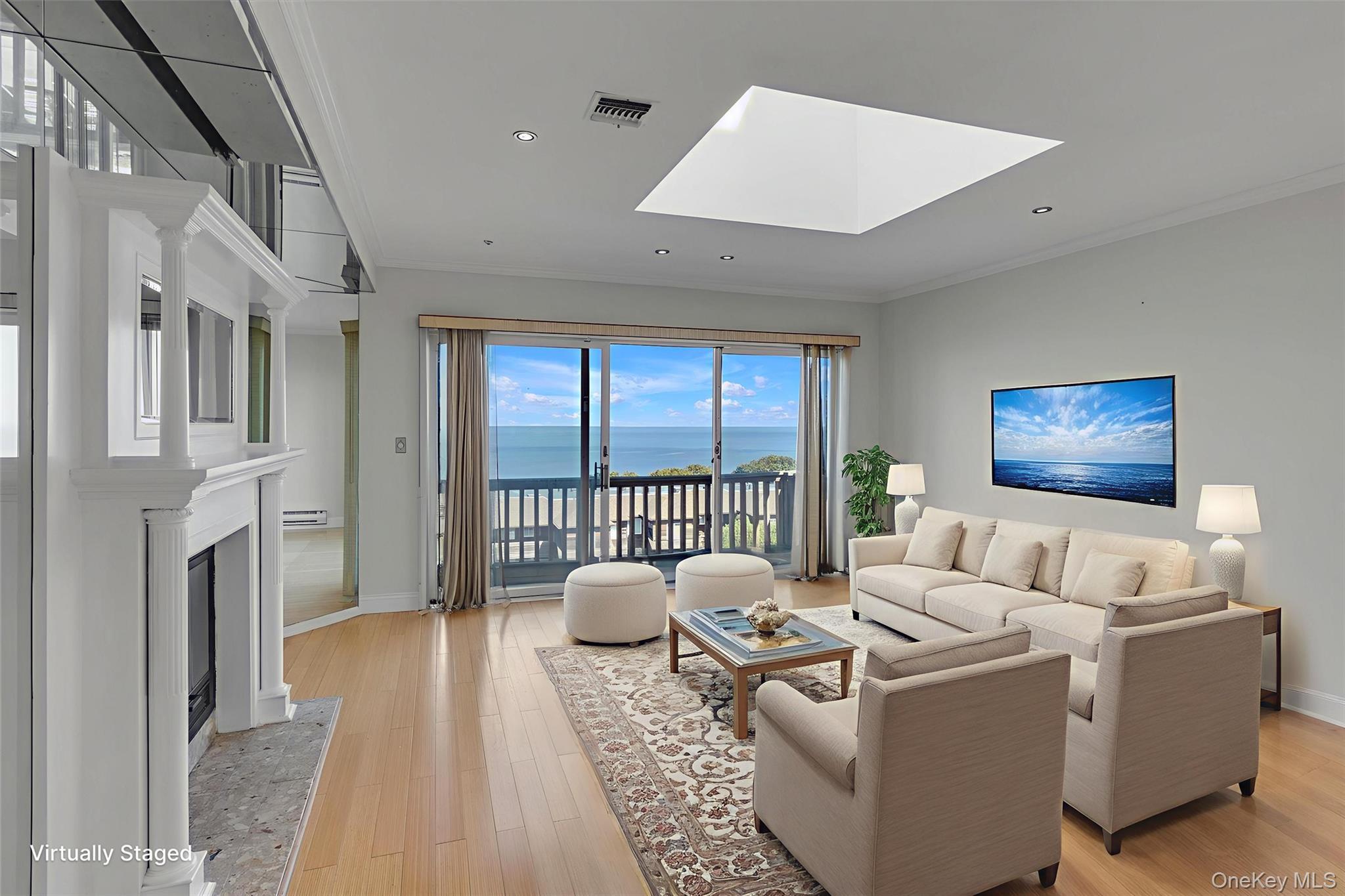 Condo Fox Hill  Suffolk County, NY 11933, MLS-909779-2