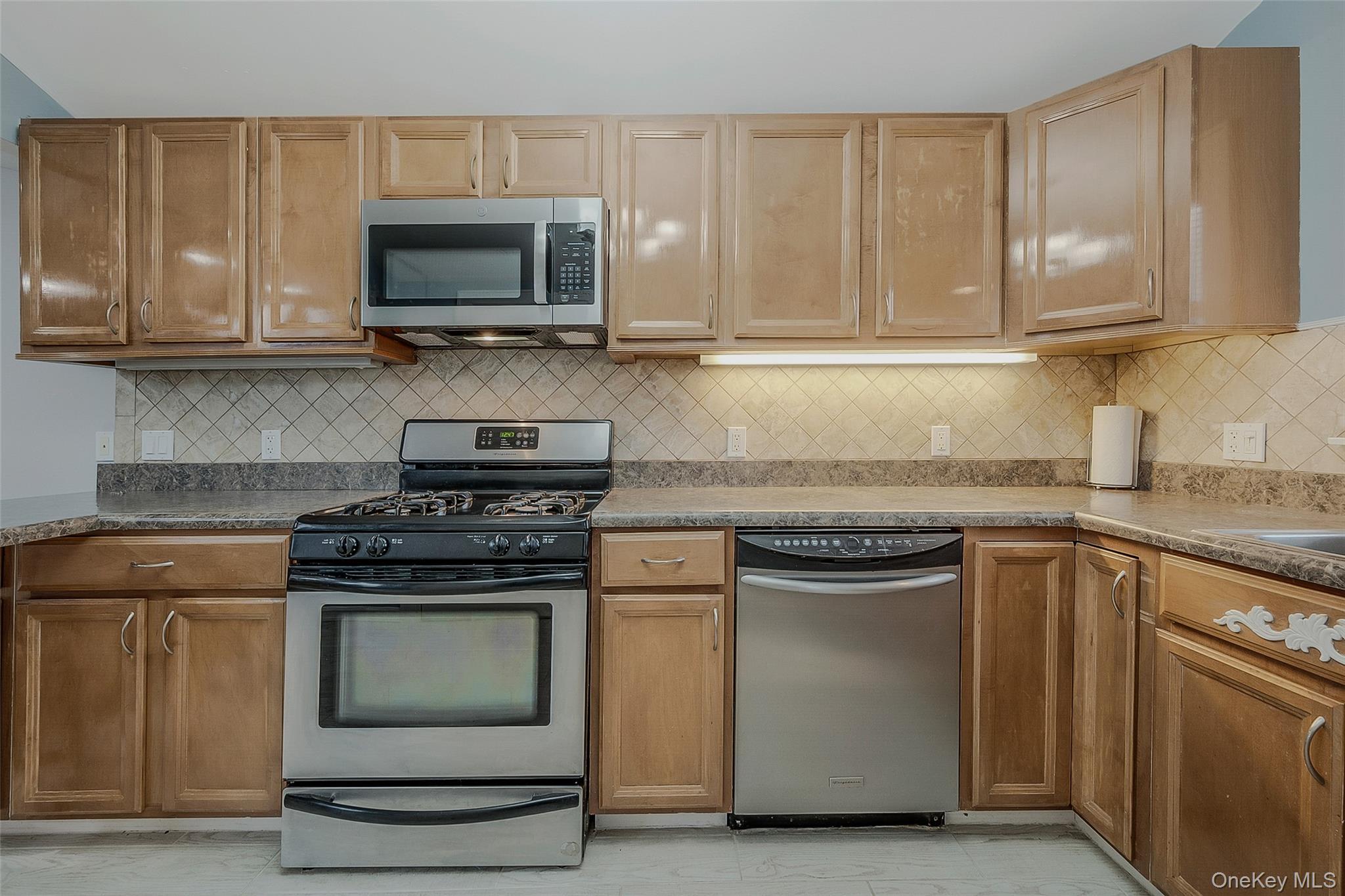 Single Family Osborne  Suffolk County, NY 11901, MLS-909831-5