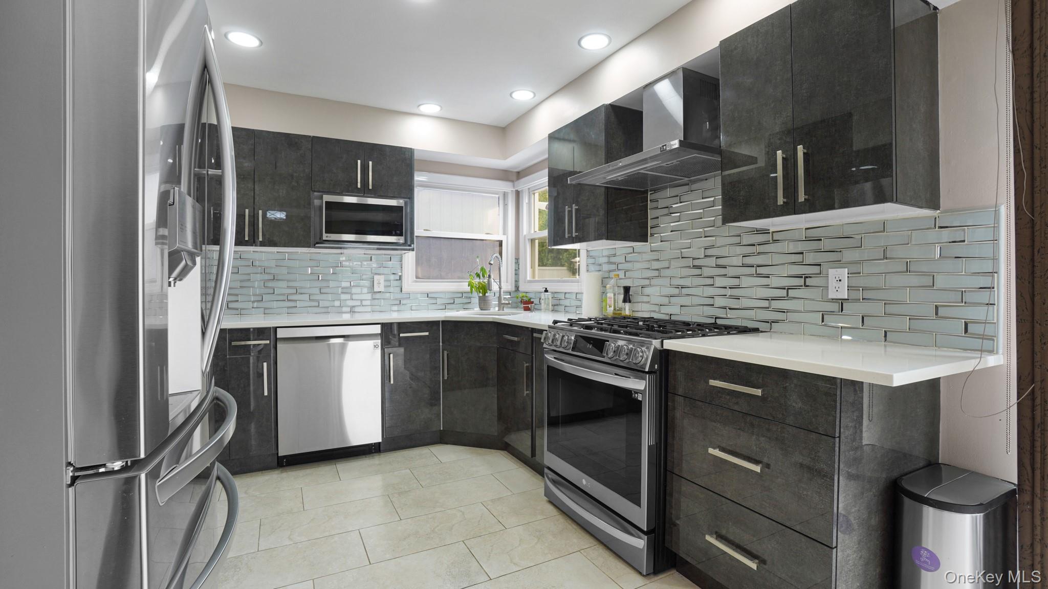 Single Family Sheldon Staten Island, NY 10309, MLS-909833-10