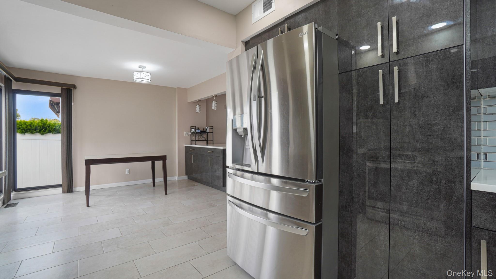 Single Family Sheldon Staten Island, NY 10309, MLS-909833-12