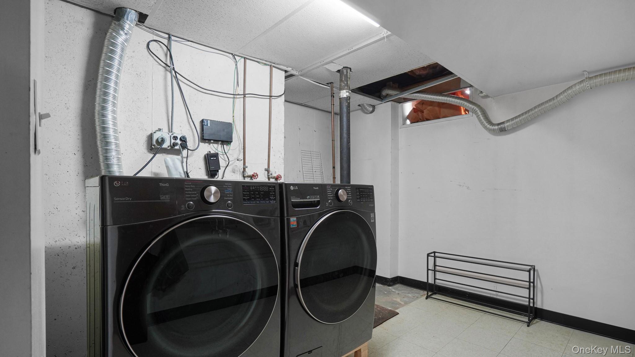 Single Family Sheldon Staten Island, NY 10309, MLS-909833-32