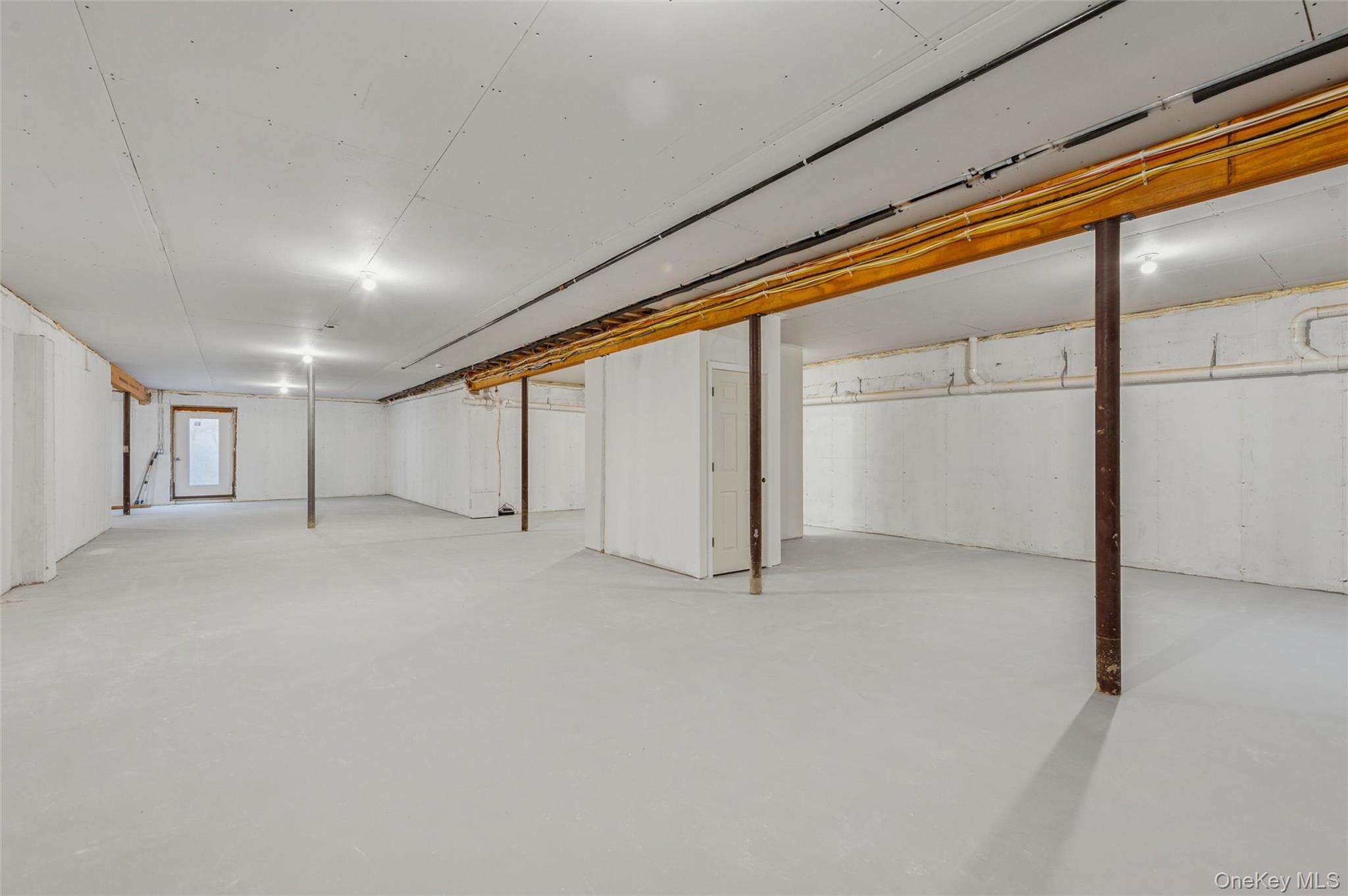 Single Family Bridge Suffolk County, NY 11935, MLS-909841-38