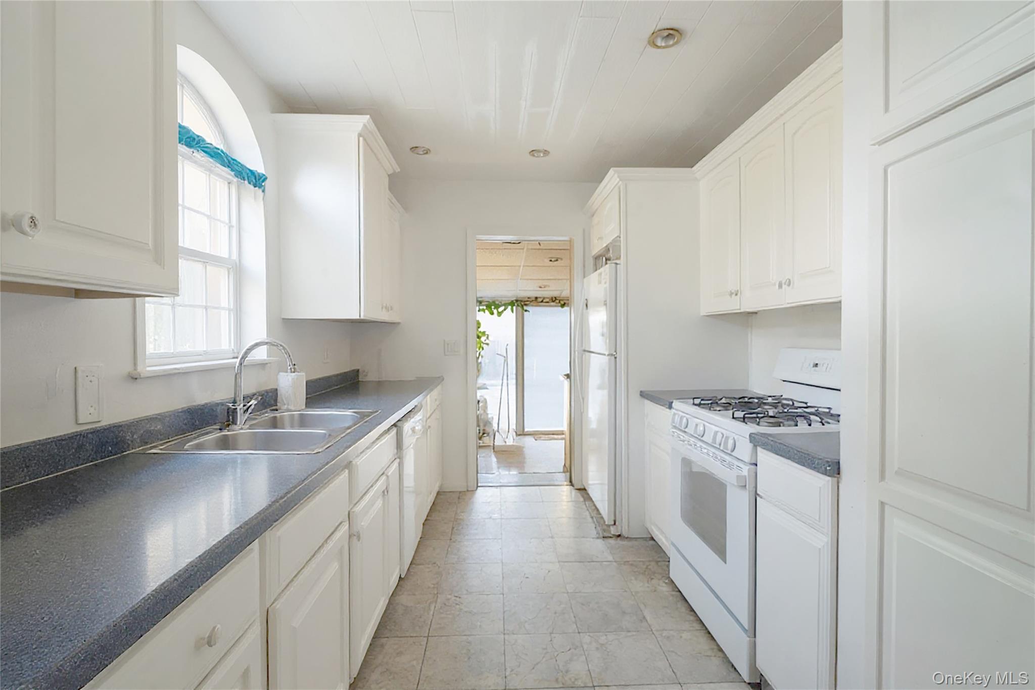 Single Family Peninsula Nassau County, NY 11581, MLS-909847-7