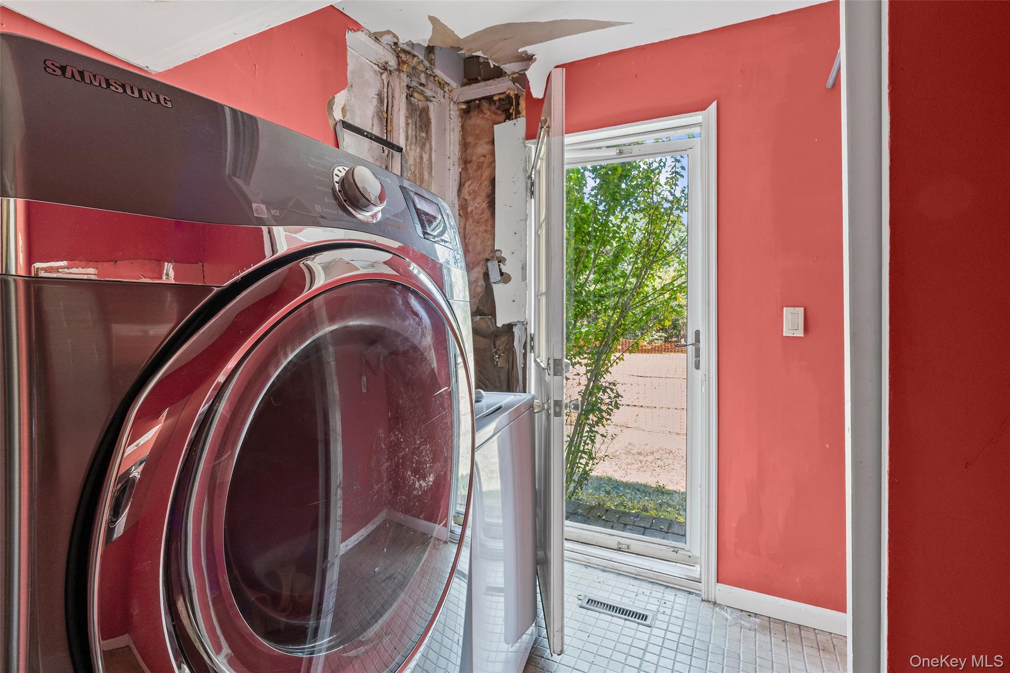 Single Family Beach Plum  Suffolk County, NY 11768, MLS-909851-25