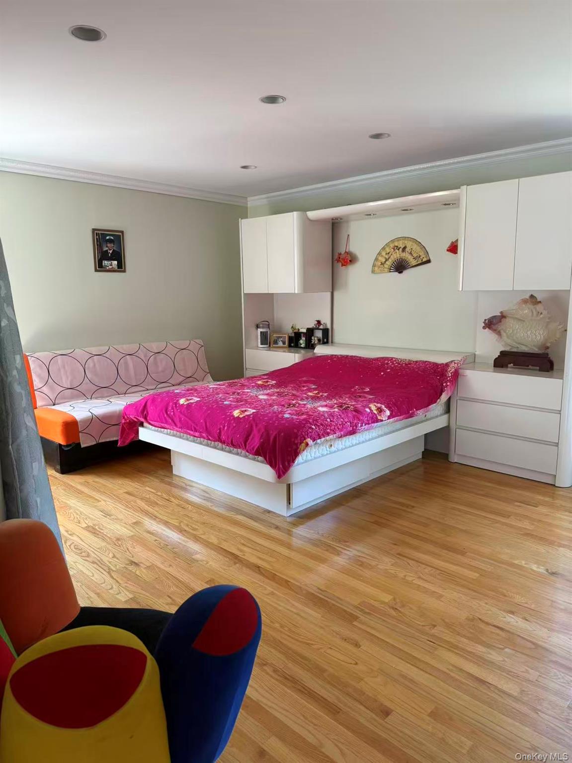 Single Family Riverside Queens, NY 11357, MLS-909861-10