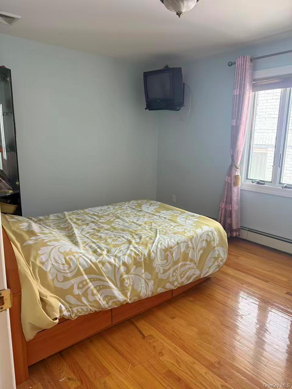 Single Family Riverside Queens, NY 11357, MLS-909861-13