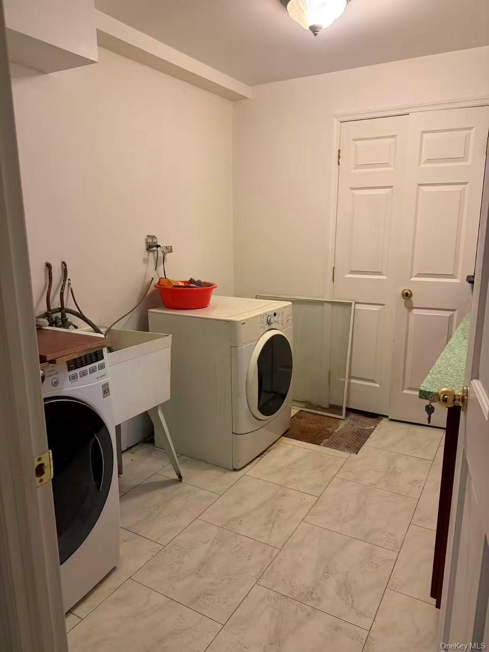 Single Family Riverside Queens, NY 11357, MLS-909861-16