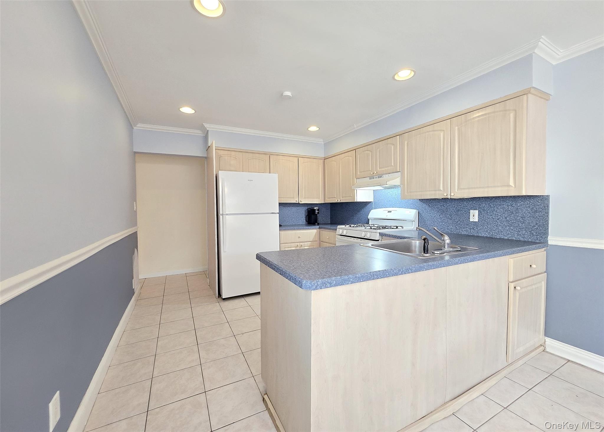 Single Family Pulaski  Suffolk County, NY 11754, MLS-909892-13