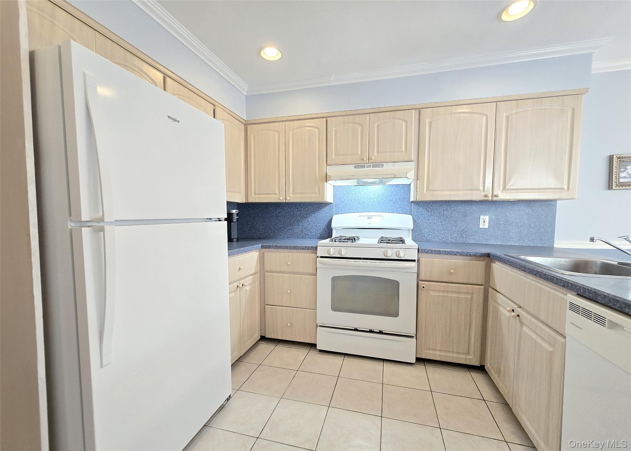 Single Family Pulaski  Suffolk County, NY 11754, MLS-909892-14