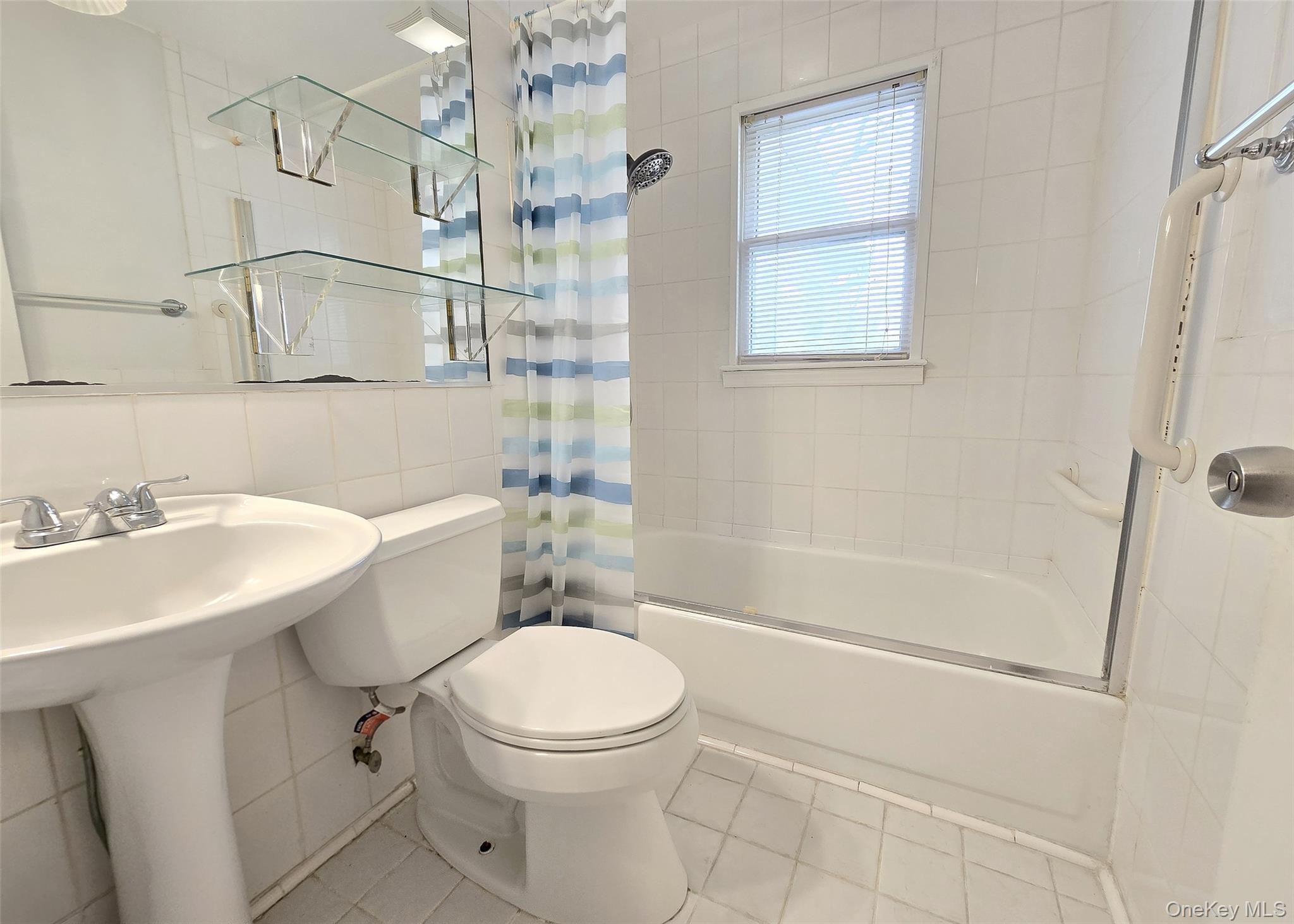 Single Family Pulaski  Suffolk County, NY 11754, MLS-909892-21