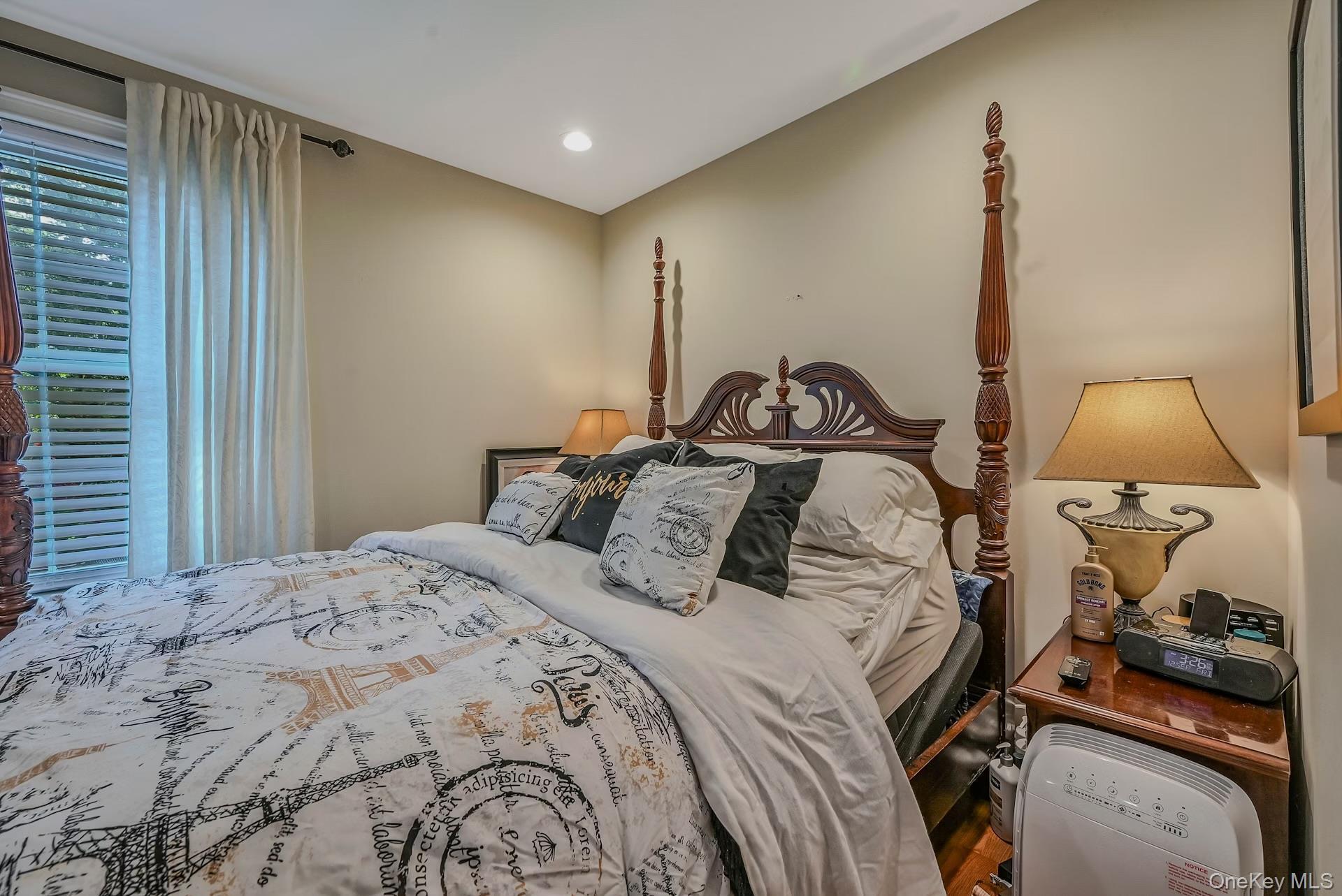 Single Family Beach  Suffolk County, NY 11792, MLS-909939-29