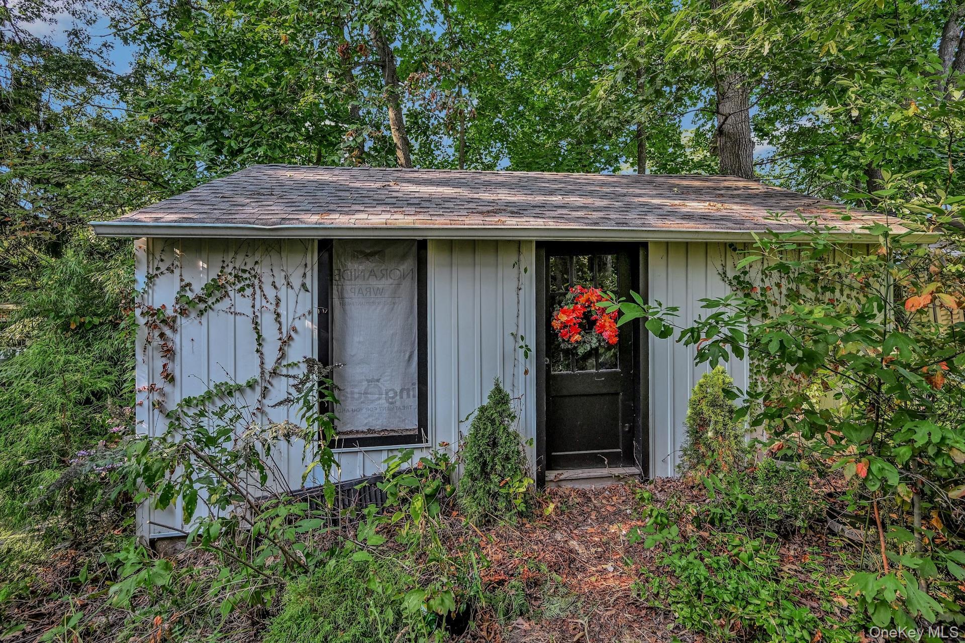 Single Family Beach  Suffolk County, NY 11792, MLS-909939-36