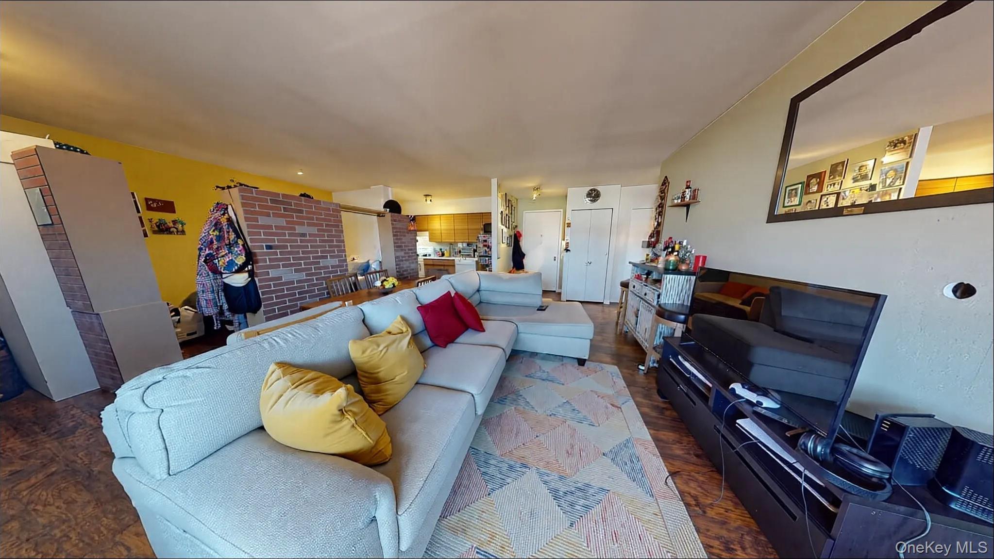 Condo Metropolitan  Queens, NY 11379, MLS-910001-2