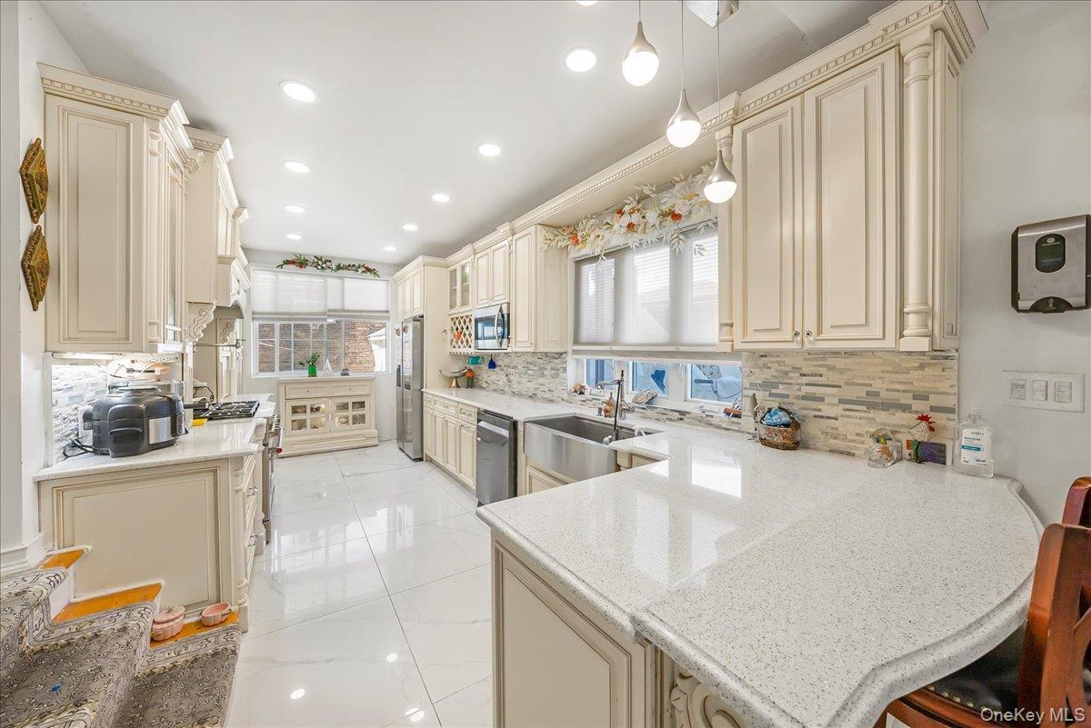 Single Family 87th  Queens, NY 11418, MLS-910020-12