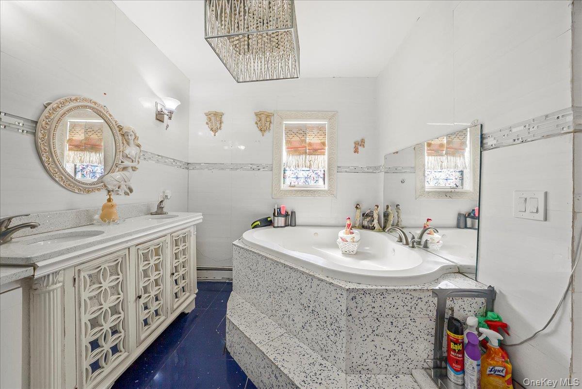 Single Family 87th  Queens, NY 11418, MLS-910020-16