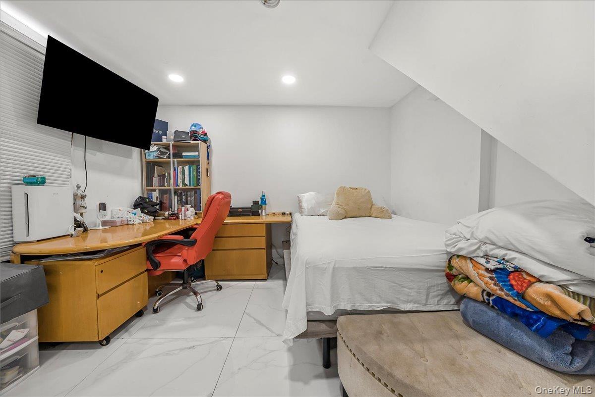 Single Family 87th  Queens, NY 11418, MLS-910020-17