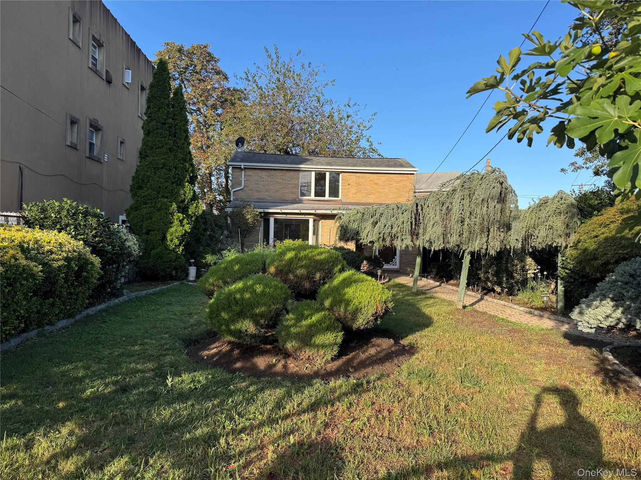 Single Family Clintonville Queens, NY 11357, MLS-910055-2