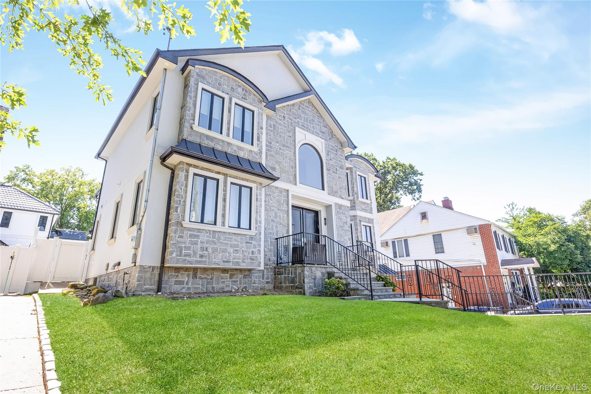 Single Family Nero Queens, NY 11423, MLS-910069-38