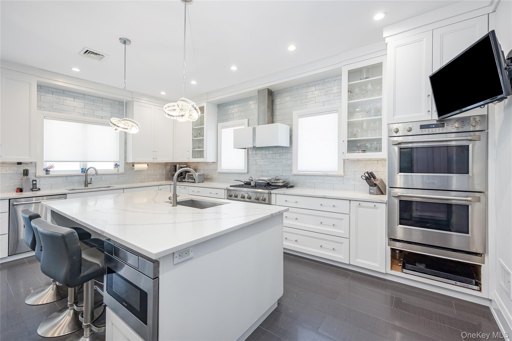 Single Family Nero Queens, NY 11423, MLS-910069-7