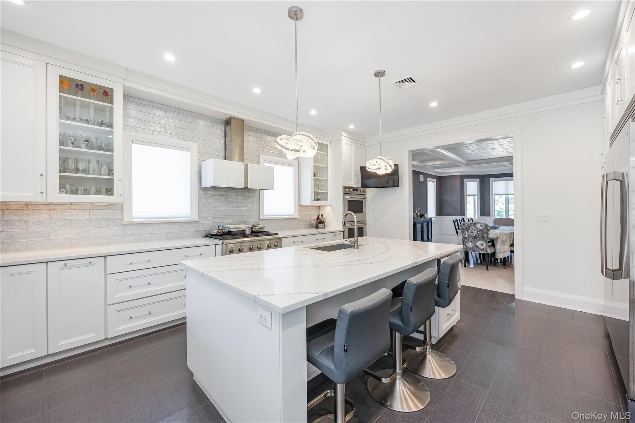 Single Family Nero Queens, NY 11423, MLS-910069-8