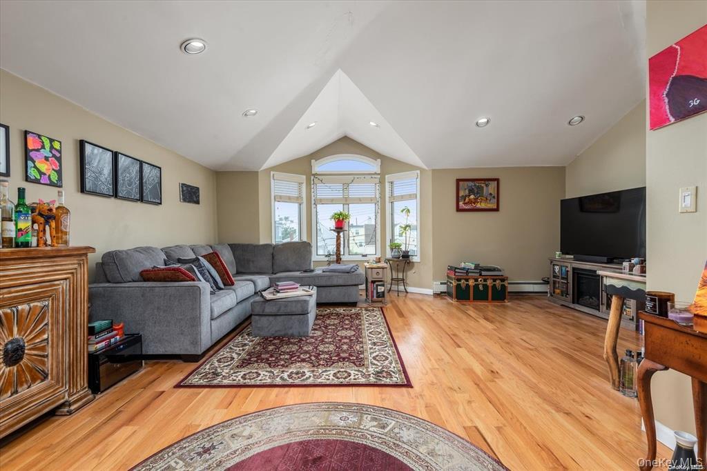 Single Family 95th Queens, NY 11414, MLS-910078-5