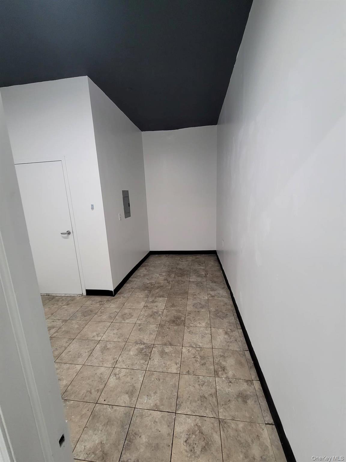 Commercial Lease Claremont  Bronx, NY 10457, MLS-910119-2