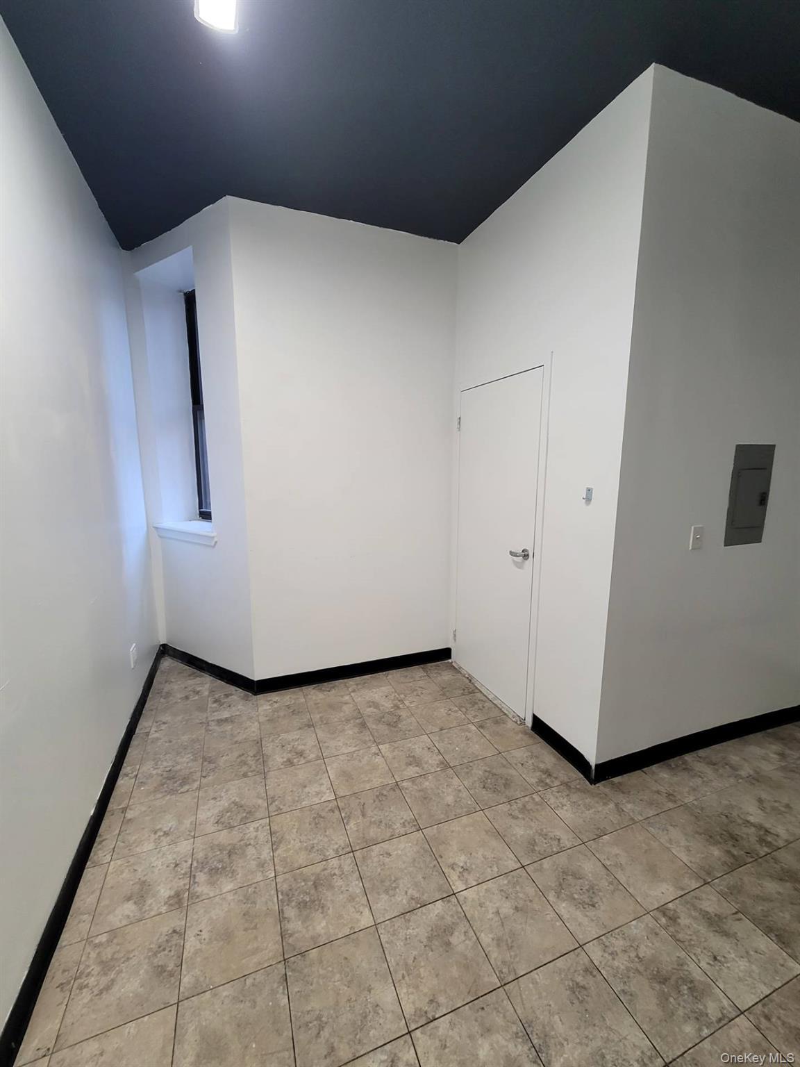 Commercial Lease Claremont  Bronx, NY 10457, MLS-910119-3