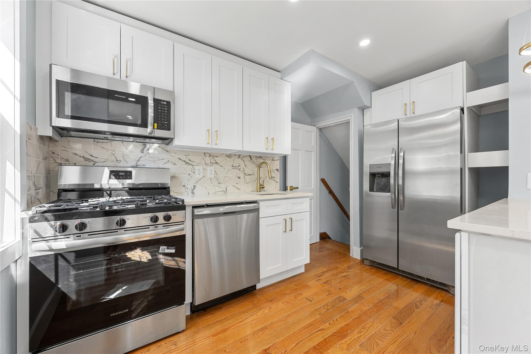 Single Family 225th  Queens, NY 11411, MLS-910155-8