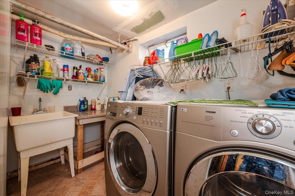 Single Family Milburn  Queens, NY 11413, MLS-910225-16