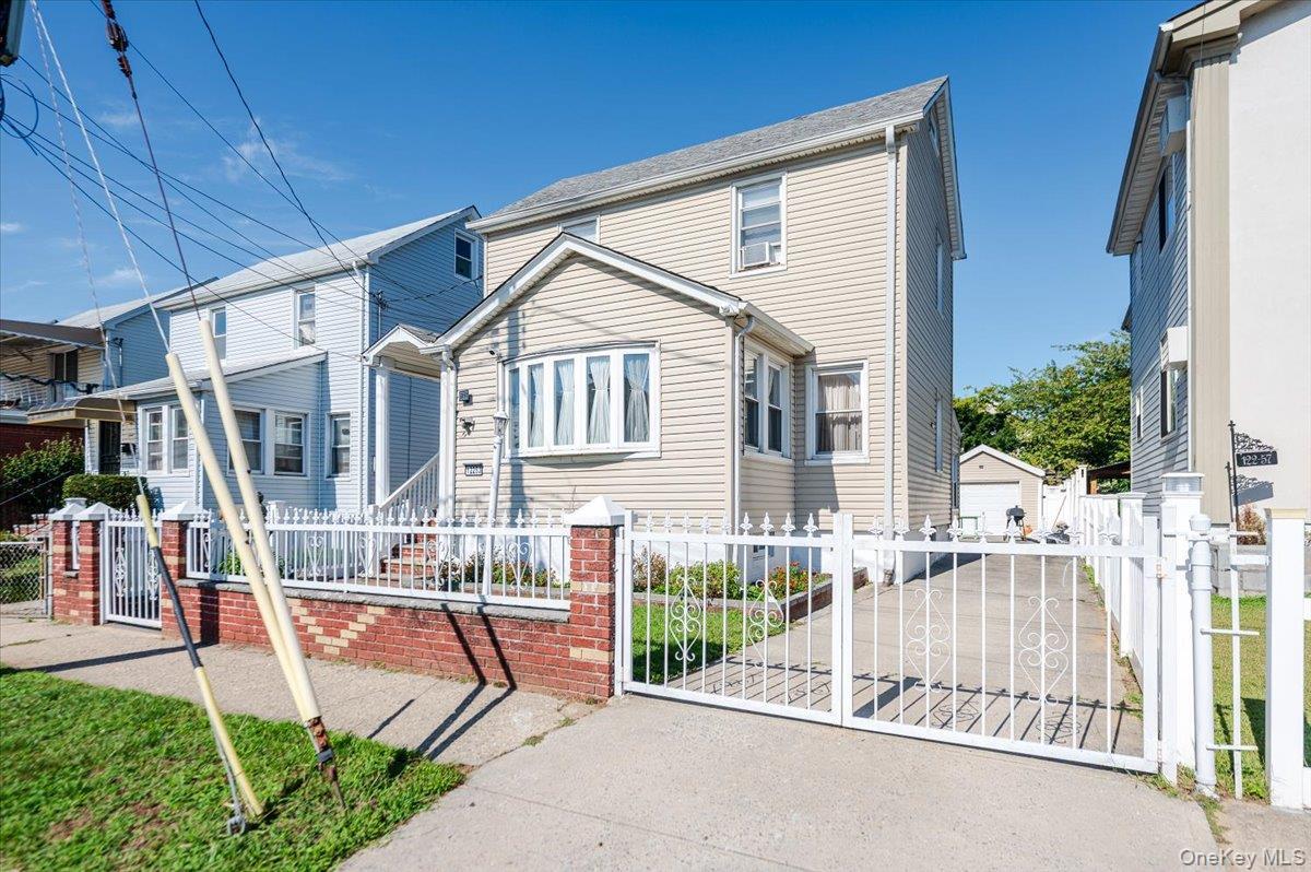 Single Family Milburn  Queens, NY 11413, MLS-910225-25