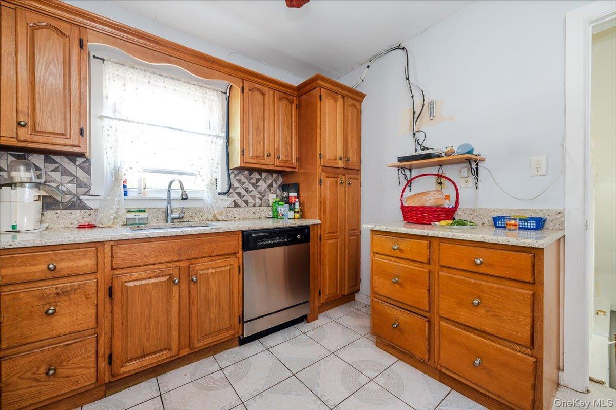 Single Family Milburn  Queens, NY 11413, MLS-910225-8