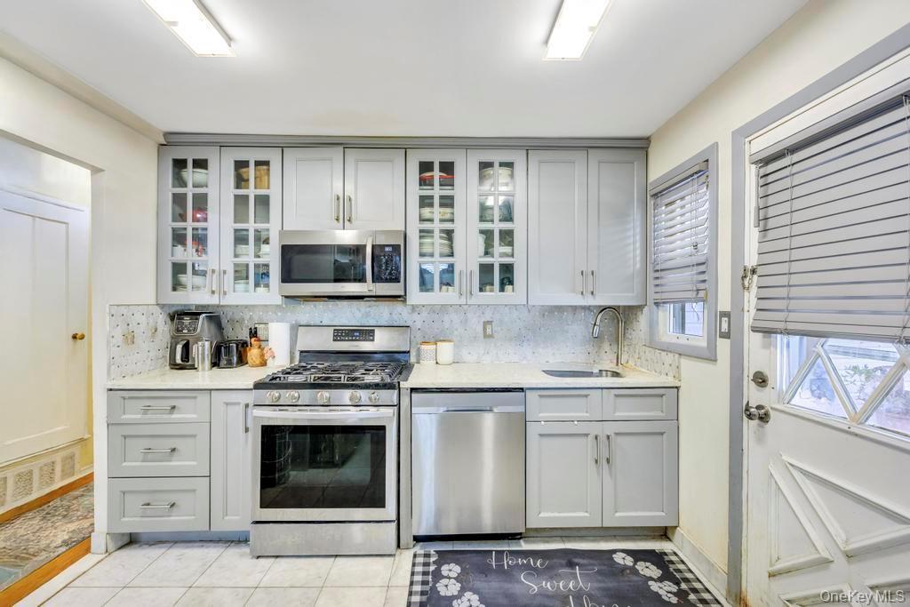 Single Family Martens Nassau County, NY 11580, MLS-910255-10