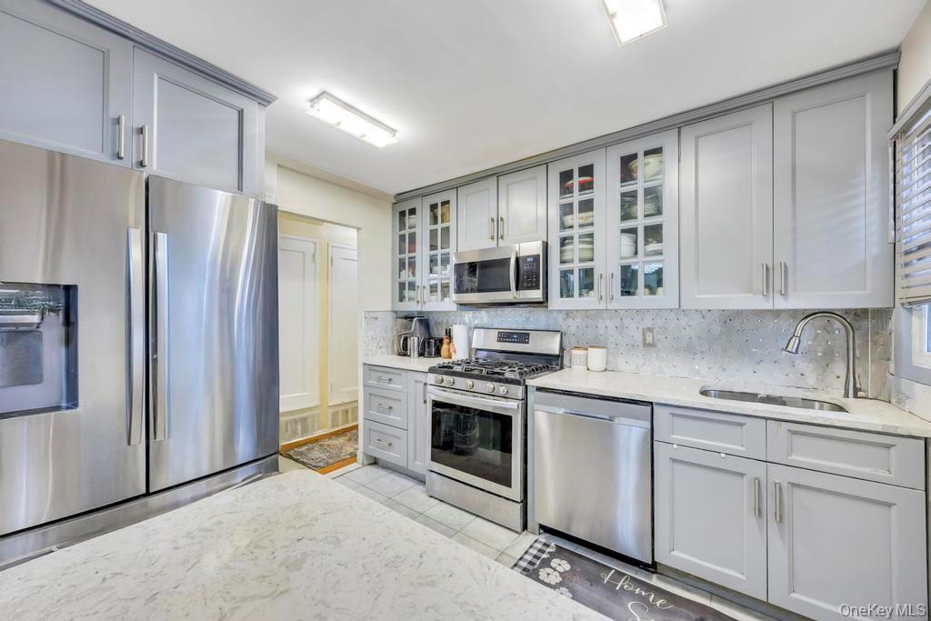 Single Family Martens Nassau County, NY 11580, MLS-910255-11