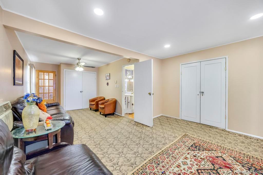 Single Family Martens Nassau County, NY 11580, MLS-910255-16