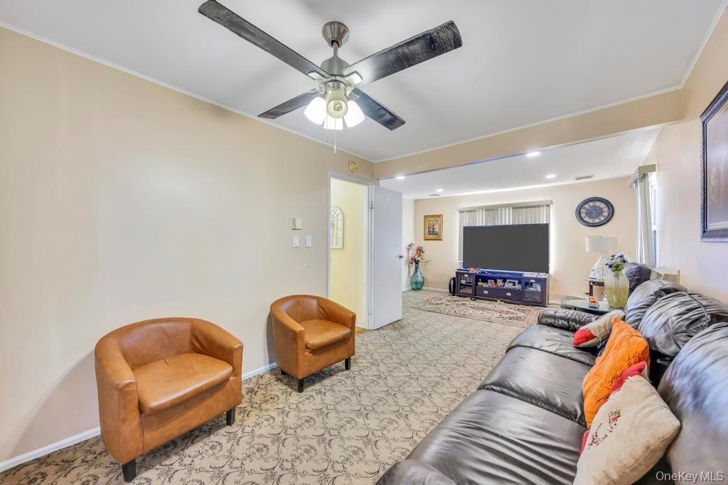 Single Family Martens Nassau County, NY 11580, MLS-910255-22