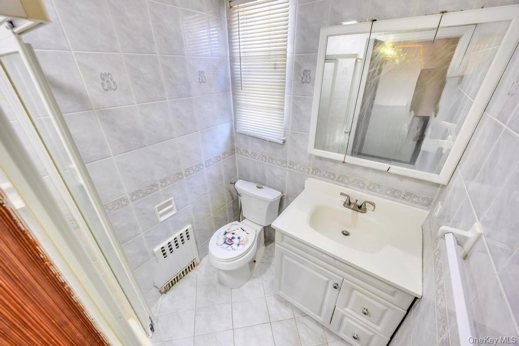 Single Family Martens Nassau County, NY 11580, MLS-910255-24