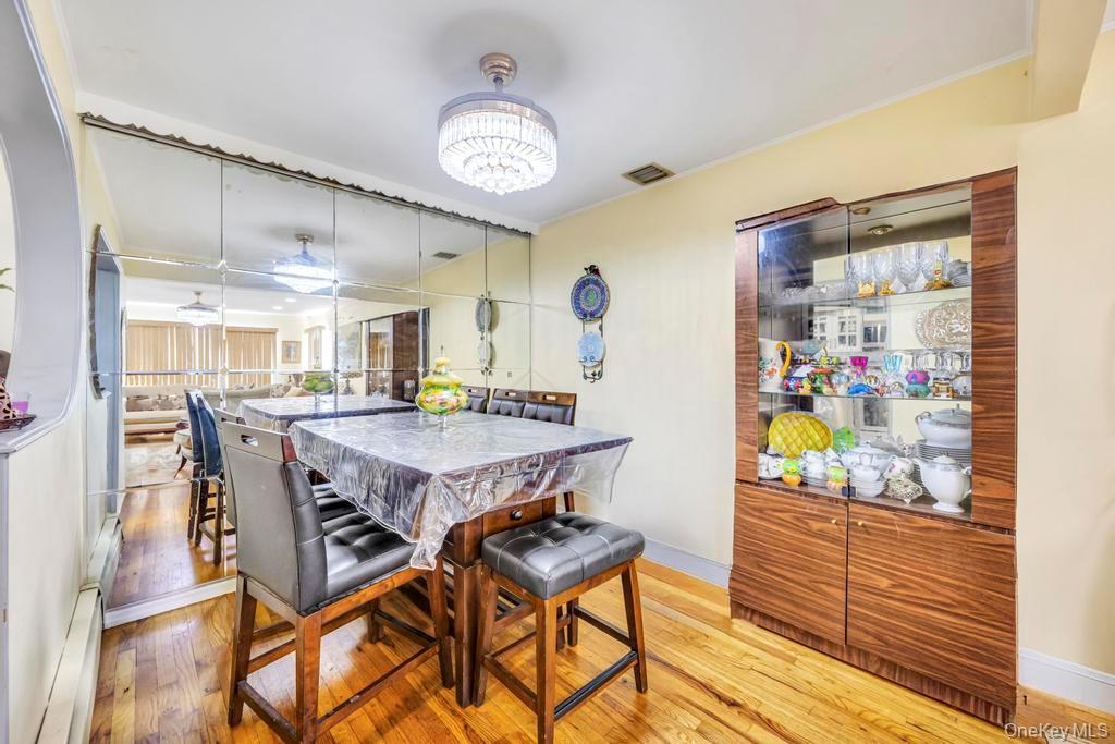 Single Family Martens Nassau County, NY 11580, MLS-910255-7