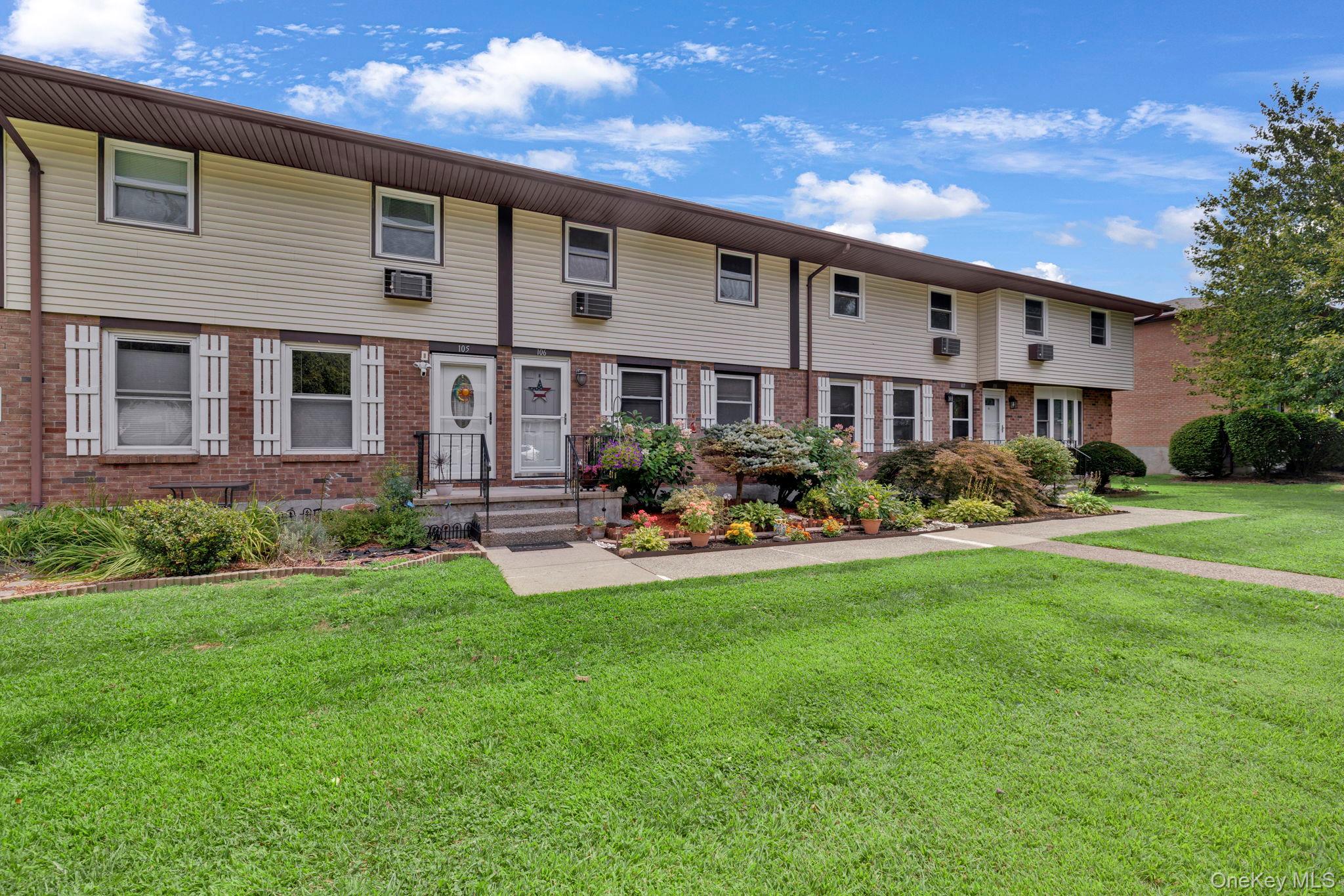 Single Family Parr Meadow Orange County, NY 12550, MLS-910259-2