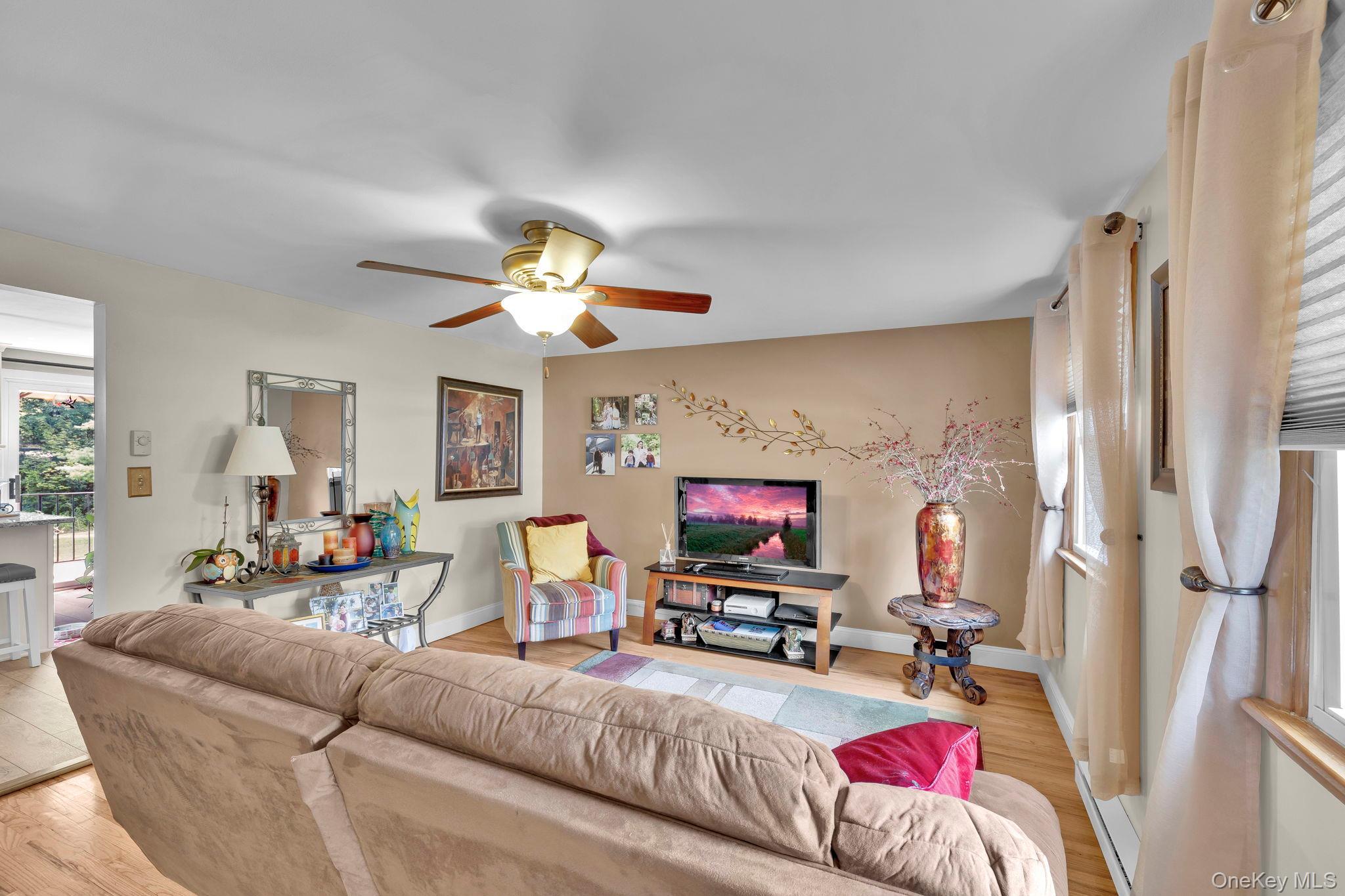 Single Family Parr Meadow Orange County, NY 12550, MLS-910259-6