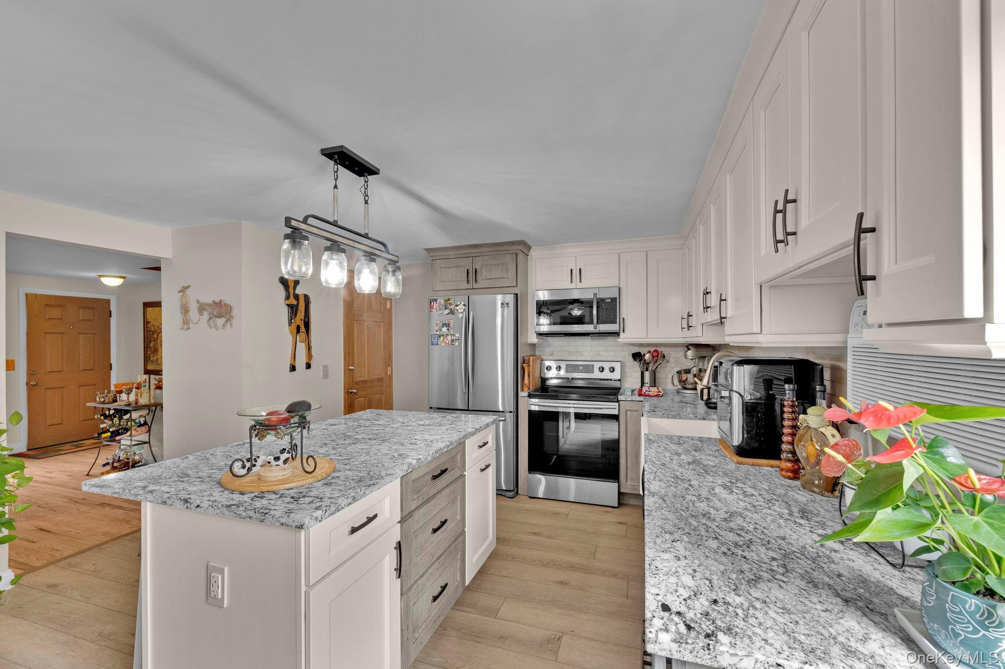 Single Family Parr Meadow Orange County, NY 12550, MLS-910259-9