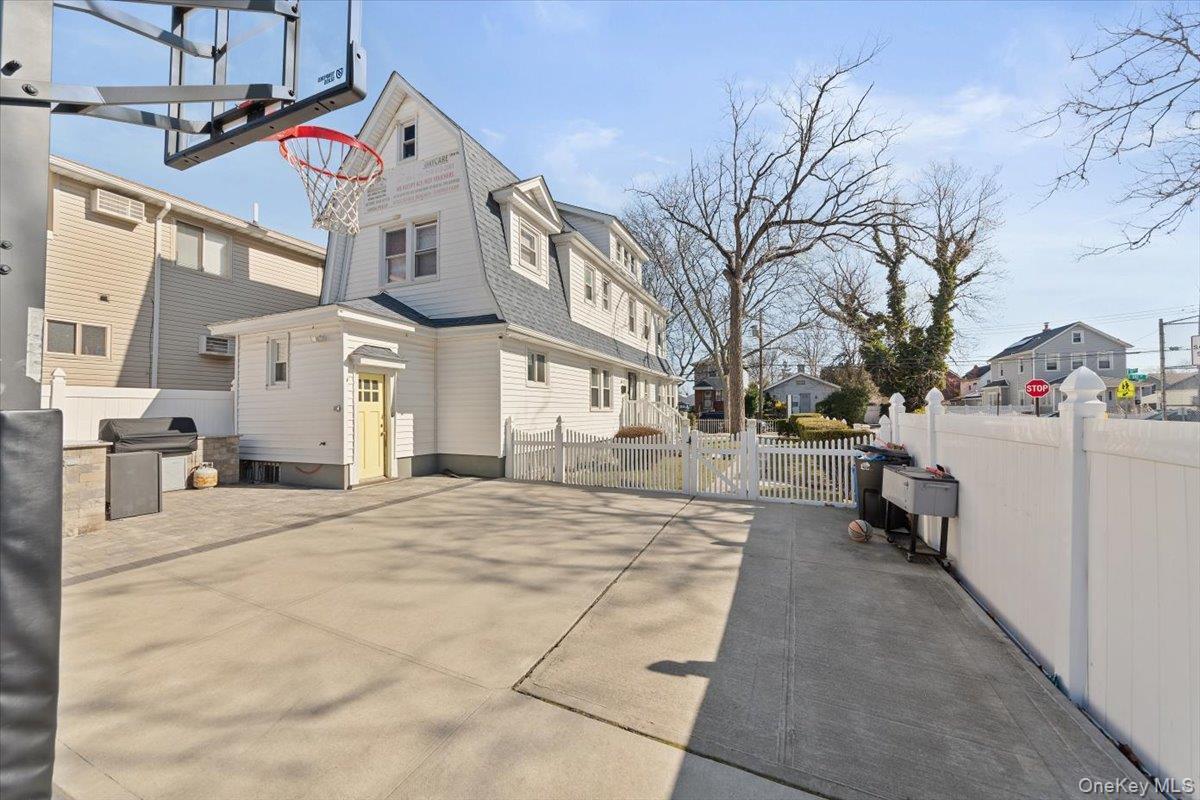 Single Family 192nd  Queens, NY 11412, MLS-910265-25