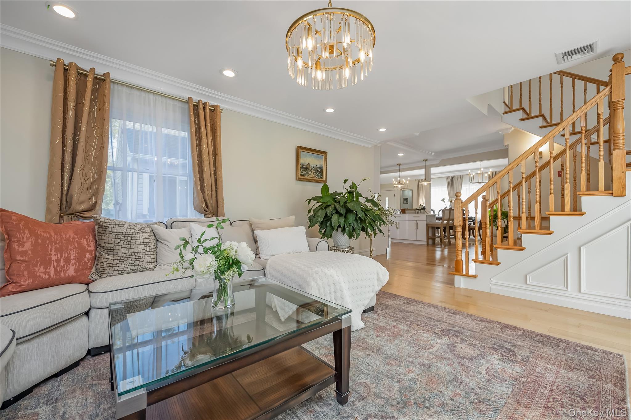 Single Family Hamilton Nassau County, NY 11735, MLS-910272-14