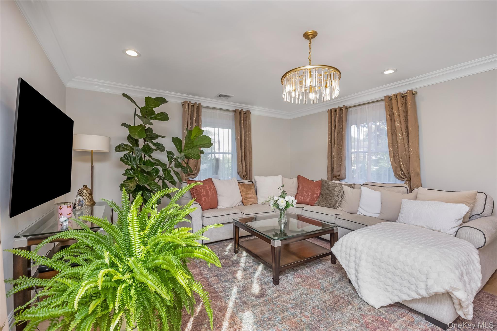 Single Family Hamilton Nassau County, NY 11735, MLS-910272-15