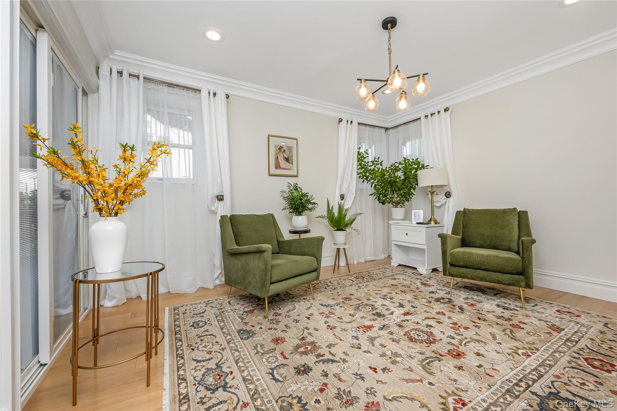 Single Family Hamilton Nassau County, NY 11735, MLS-910272-17