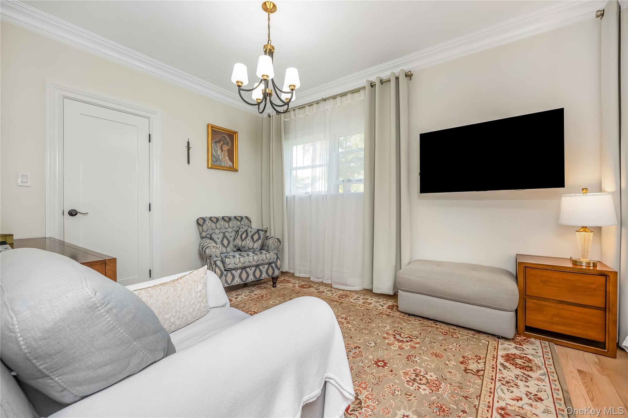 Single Family Hamilton Nassau County, NY 11735, MLS-910272-19