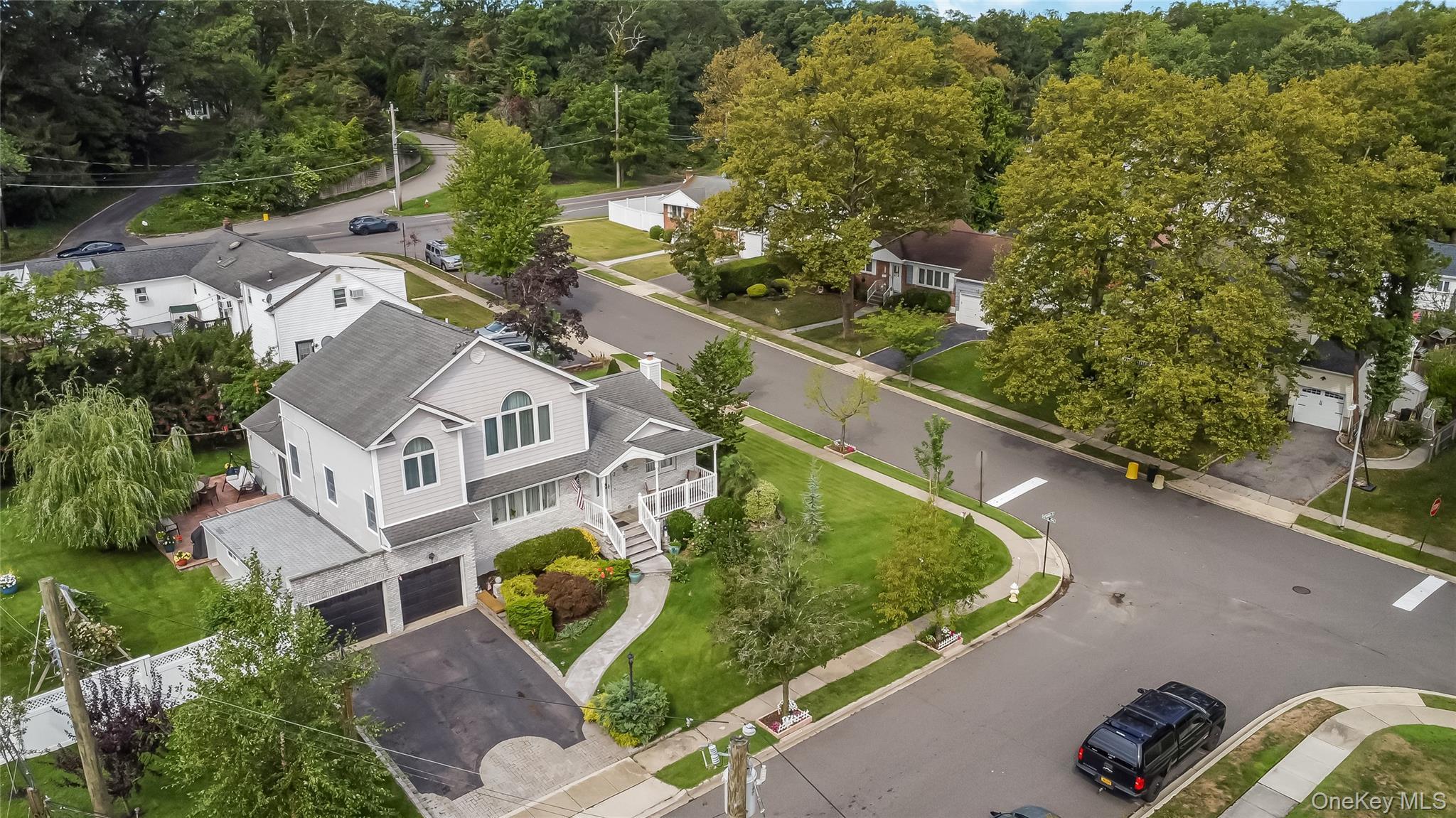 Single Family Hamilton Nassau County, NY 11735, MLS-910272-2