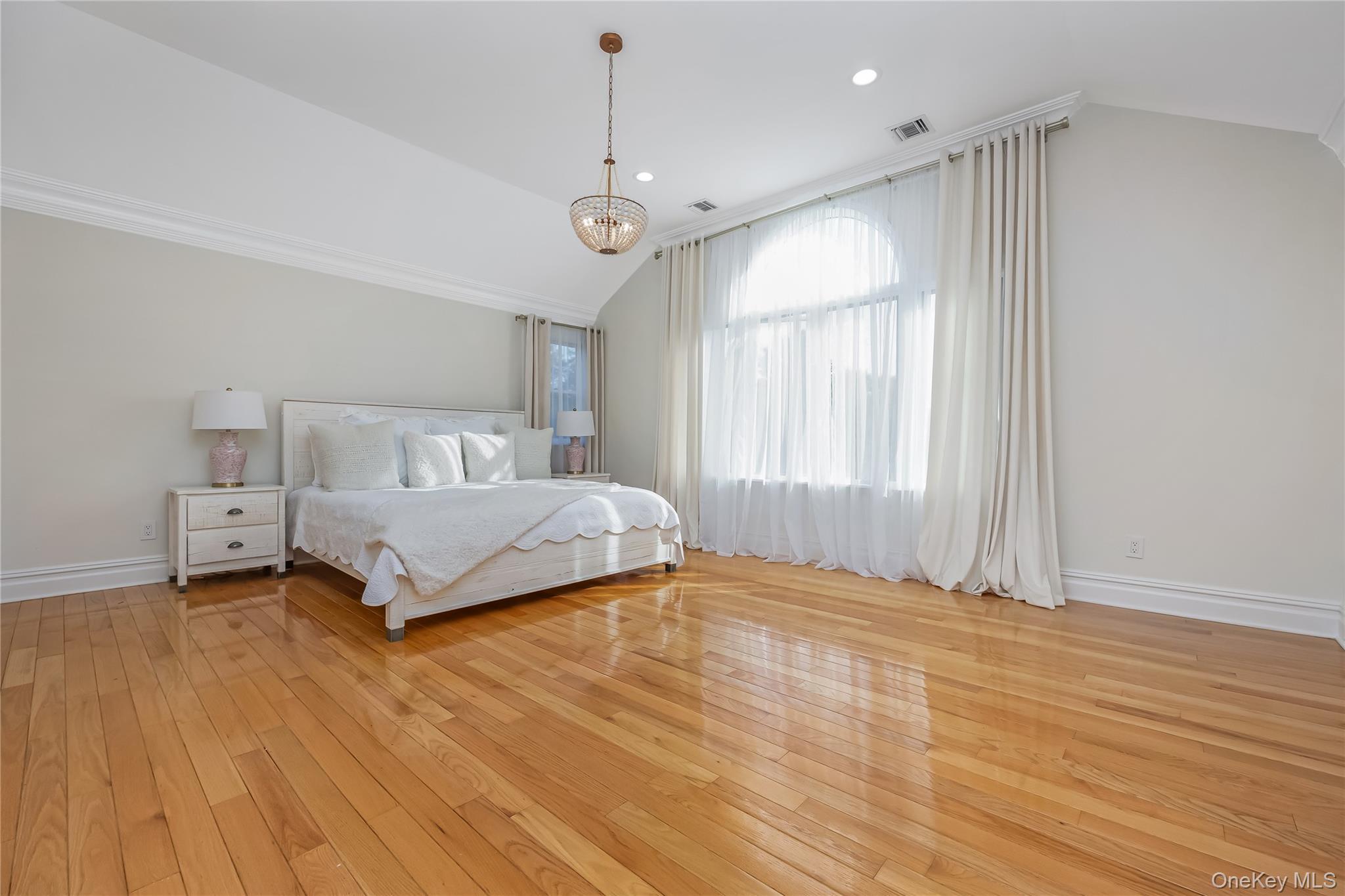 Single Family Hamilton Nassau County, NY 11735, MLS-910272-23